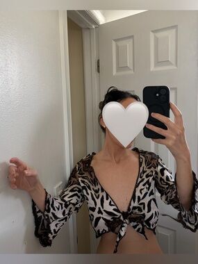 Alberto Makali Animal Print Tie-Front Crop Top in Black and Cream, SZ Large